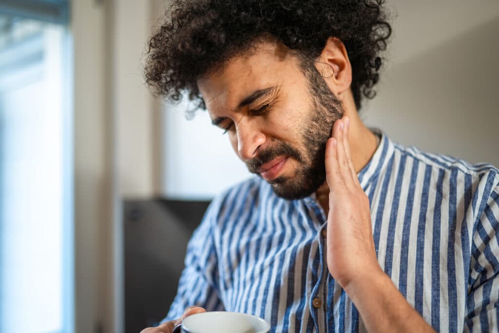 What to Do if You Experience Sudden Tooth Pain After Hours